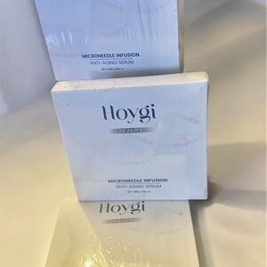 Beauty Microneedle Infusion Anti-Aging Serum – White